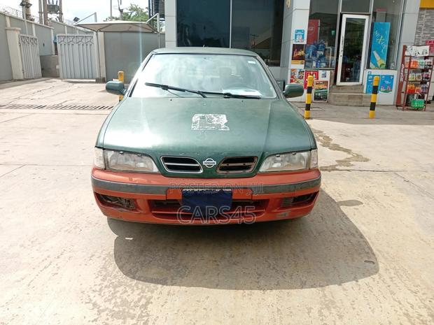 Nissan Primera 2000 Green