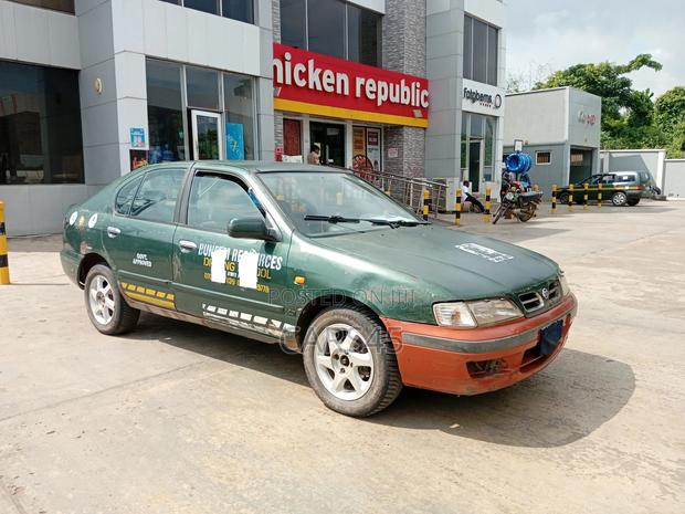 Nissan Primera 2000 Green