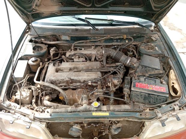 Nissan Primera 2000 Green