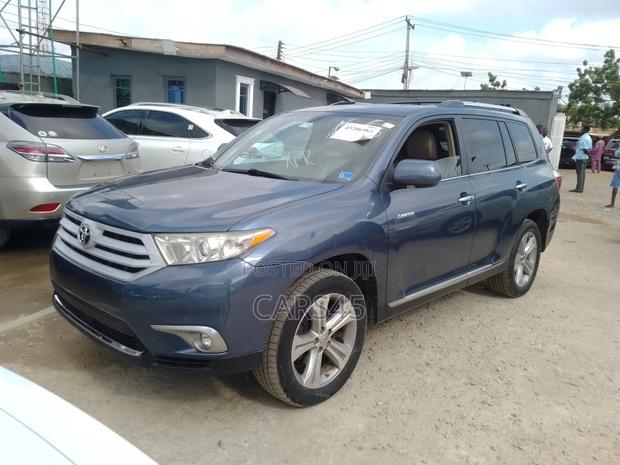 Toyota Highlander 2013 Blue