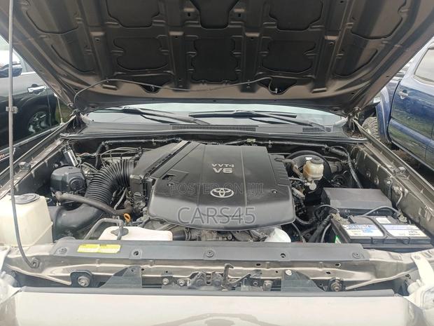 Toyota Tacoma 2015 Brown