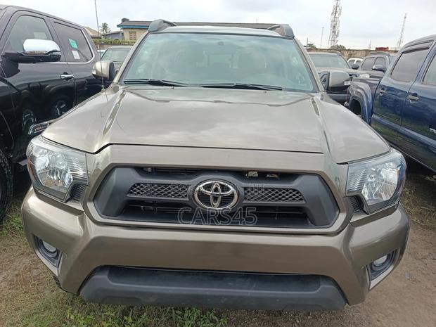 Toyota Tacoma 2015 Brown