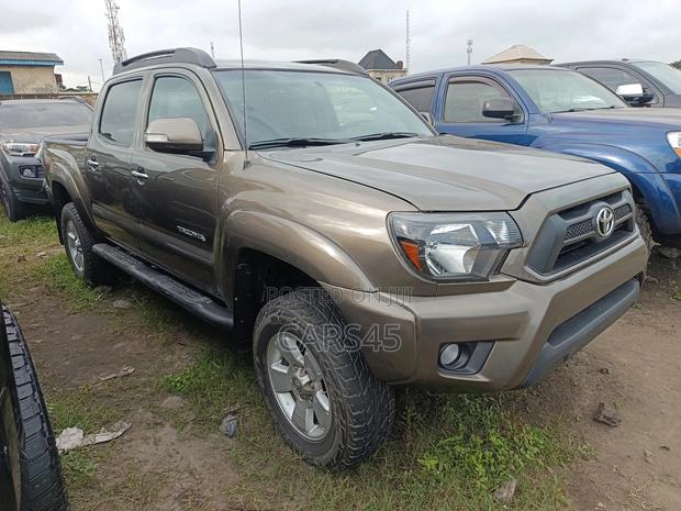 Toyota Tacoma 2015 Brown