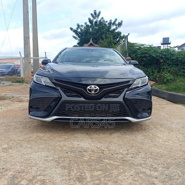 Toyota Camry 2018 Black