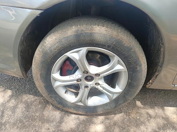 Toyota Camry 2005 Gray