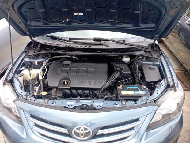 Toyota Corolla 2013 Blue