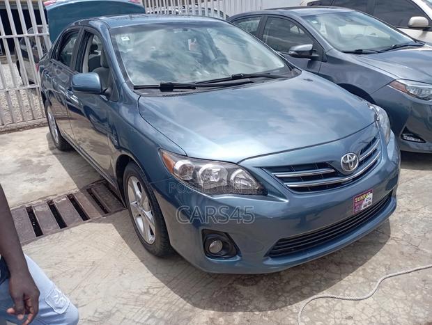 Toyota Corolla 2013 Blue