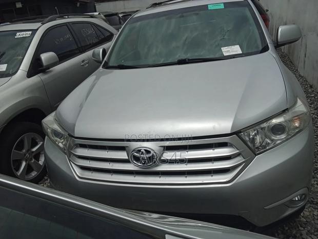 Toyota Highlander Limited 2012 Silver