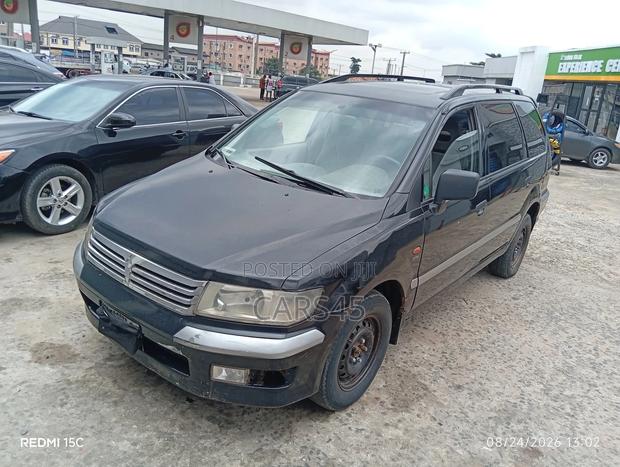 Mitsubishi SpaceWagon 1999 Black