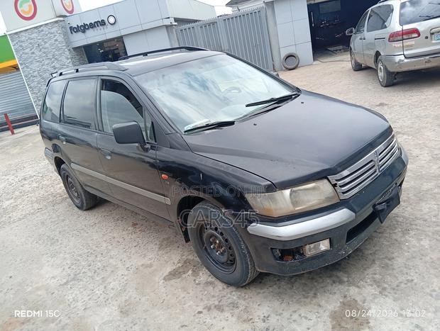 Mitsubishi SpaceWagon 1999 Black