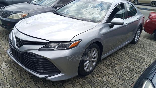 Toyota Camry LE FWD (2.5L 4cyl 8AM) 2018 Silver