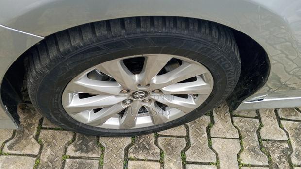 Toyota Camry LE FWD (2.5L 4cyl 8AM) 2018 Silver