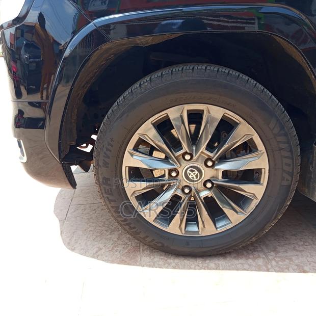 Toyota Land Cruiser 2009 Black