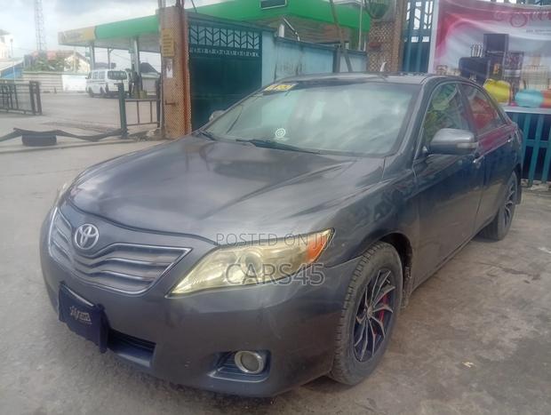 Toyota Camry 2009 Gray