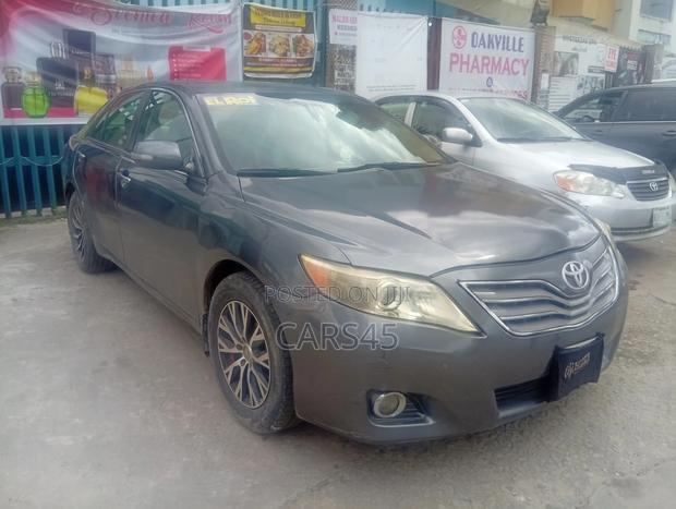Toyota Camry 2009 Gray