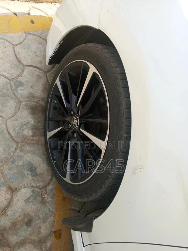 Toyota Camry 2020 White