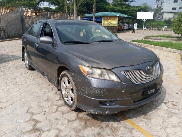 Toyota Camry 2009 Gray