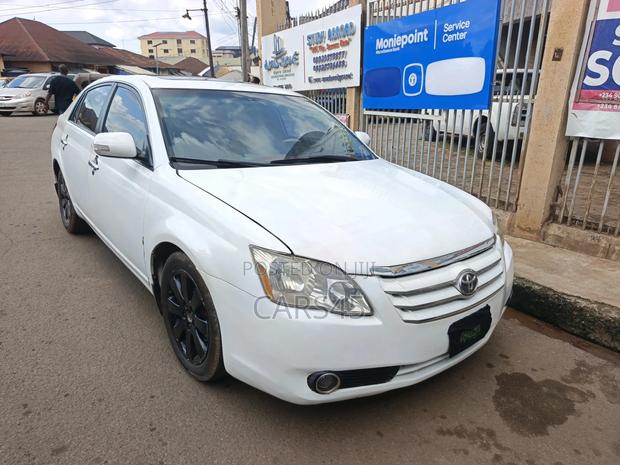 Toyota Avalon 2005 White