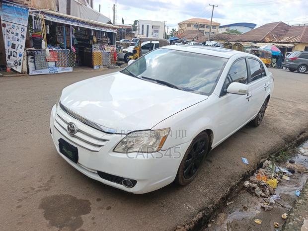 Toyota Avalon 2005 White