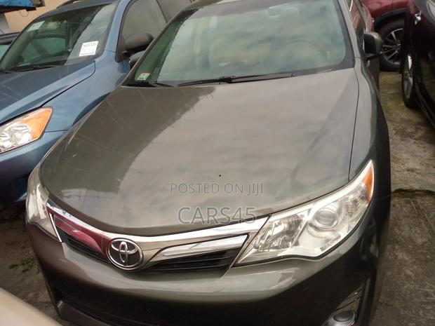 Toyota Camry SE 4dr Sedan (2.5L 4cyl 6A) 2014 Green