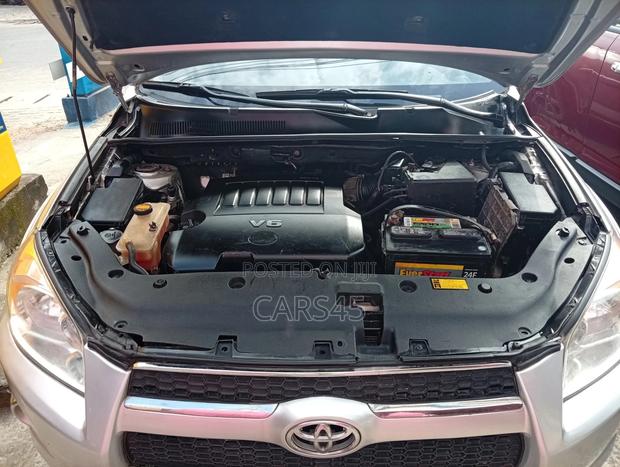 Toyota RAV4 2012 Silver