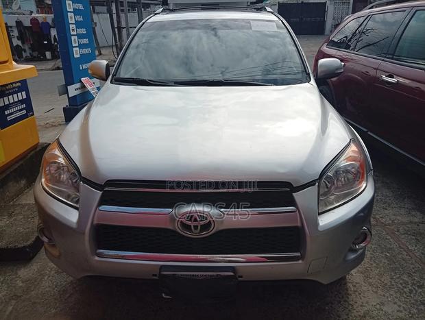 Toyota RAV4 2012 Silver