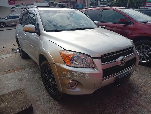 Toyota RAV4 2012 Silver