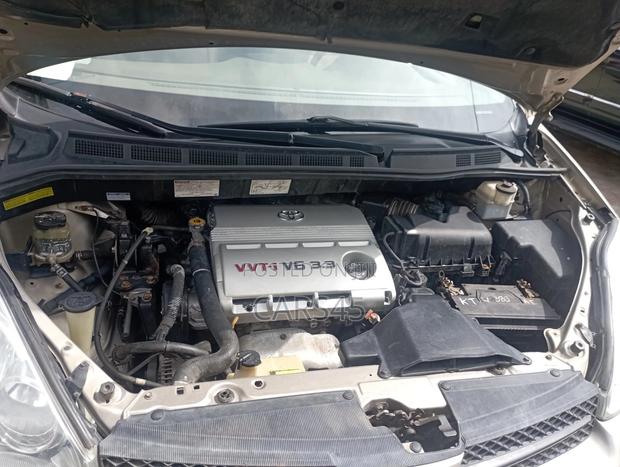 Toyota Sienna 2004 Gold