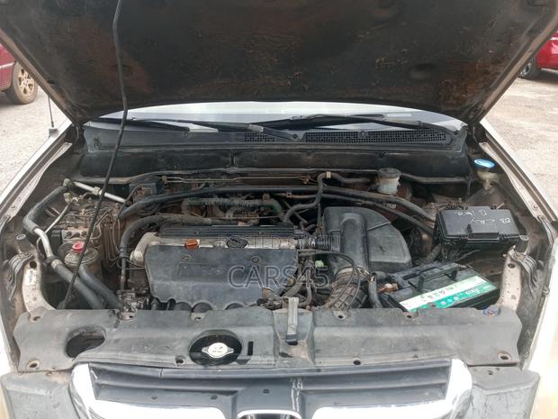 Honda CR-V 2002 Gold