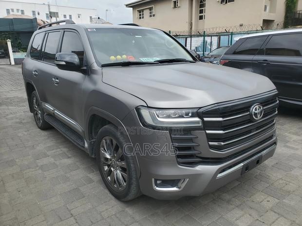 Toyota Land Cruiser 2013 Gray