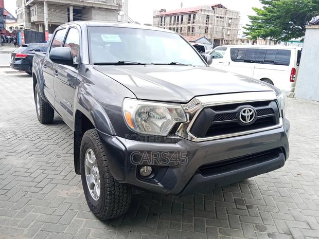 Toyota Tacoma 2015 Gray