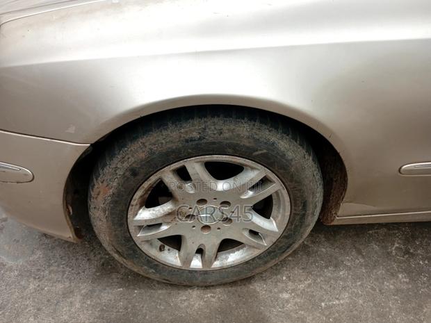 Mercedes-Benz E320 2003 Gold