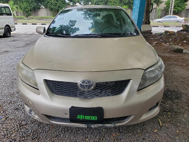 Toyota Corolla 2009 Gold