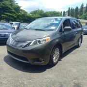 Toyota Sienna 2013 Green for sale
