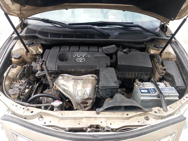 Toyota Camry 2010 Gold