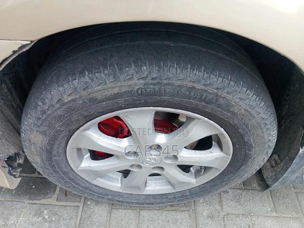 Toyota Camry 2010 Gold