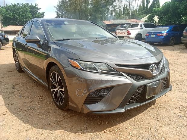 Toyota Camry 2019 Gray