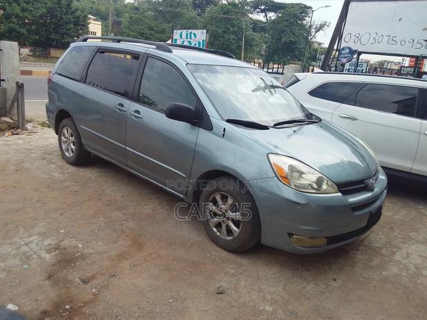Toyota Sienna 2005 Teal