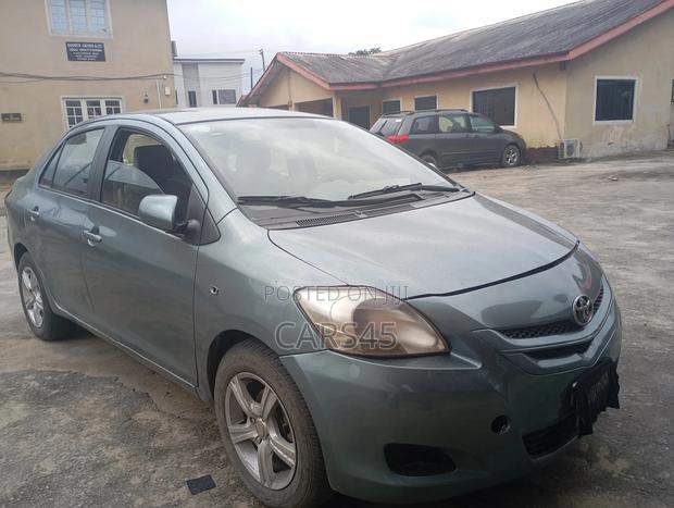 Toyota Yaris 2007 Gray