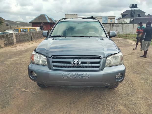 Toyota Highlander 2005 Blue