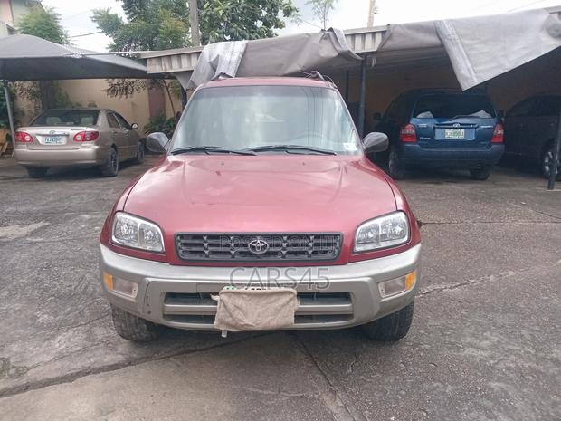 Toyota RAV4 1999 Red