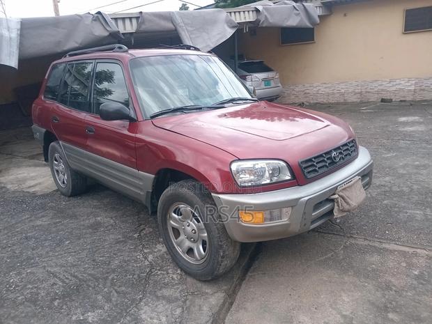 Toyota RAV4 1999 Red