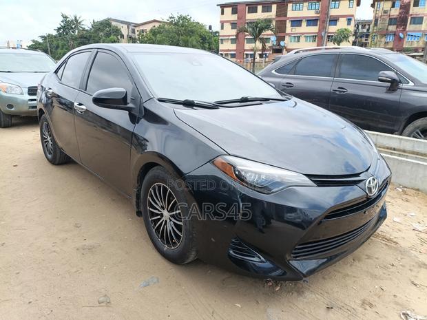 Toyota Corolla 2018 Black