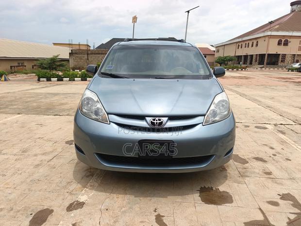 Toyota Sienna 2008 Gray