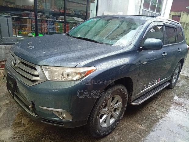 Toyota Highlander 2013 Blue