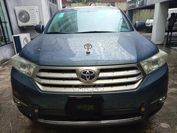 Toyota Highlander 2013 Blue