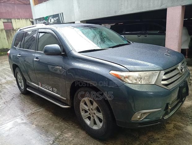 Toyota Highlander 2013 Blue