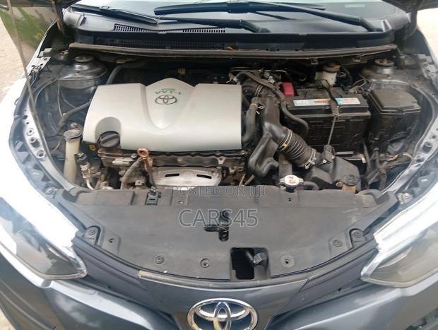 Toyota Yaris 2018 Gray