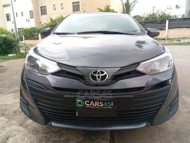 Toyota Yaris 2018 Gray