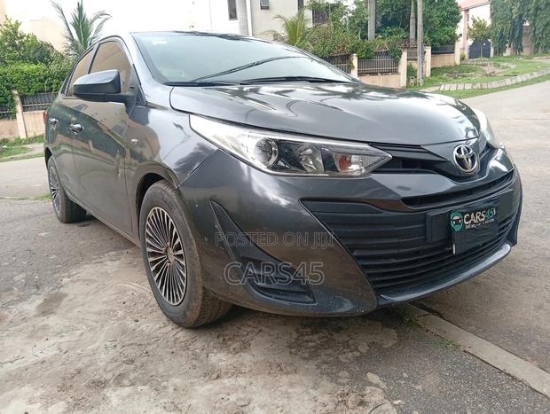Toyota Yaris 2018 Gray